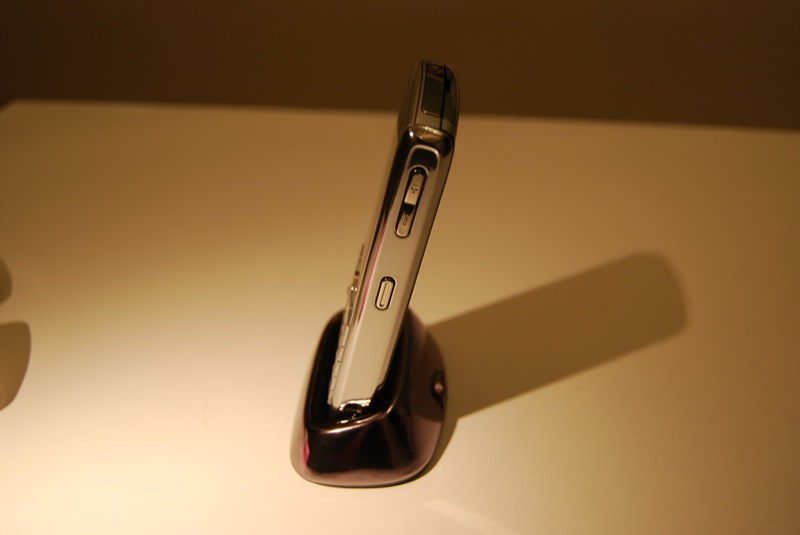 Illustration for article titled Hands On with Verizon's RIM BlackBerry Pearl 8130
